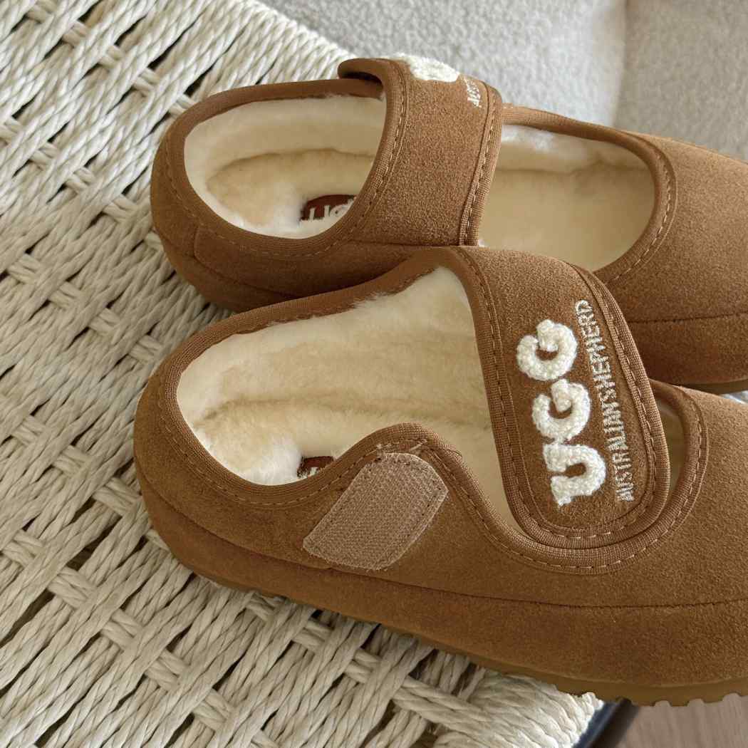 Adjustable strap detail of Velvi kids sheepskin wool Mary Jane slippers AS 7025K