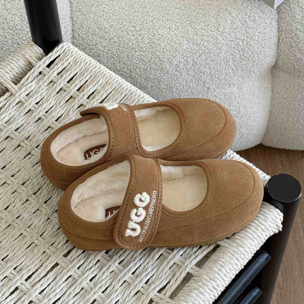 Product display of Velvi kids Mary Jane slippers AS 7025K in Chestnut