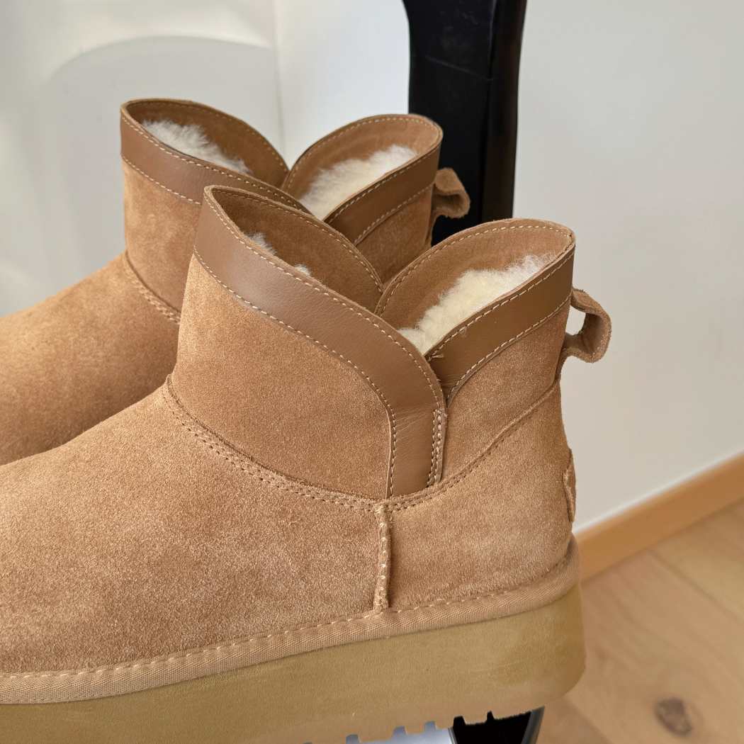 Heel detail of Wintra platform mini boots AS 3134 in Chestnut